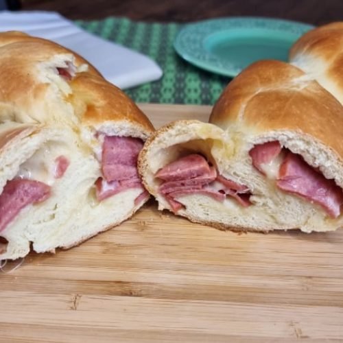 Pão Recheado de Calabresa com Queijo